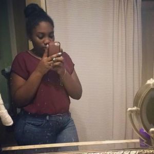 Meet your Posher, Stacy