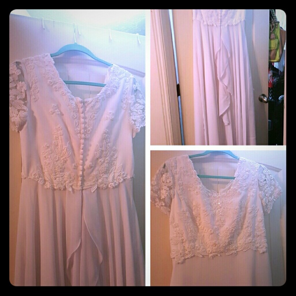 Never worn wedding dress