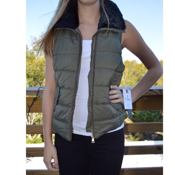 Hunter Green Puffer Vest