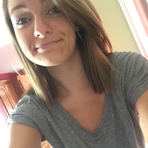 Meet your Posher, Lauren - Picture 1 of 1