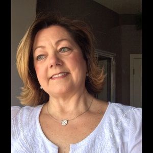 Meet your Posher, Myra