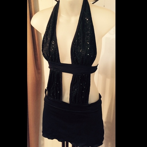 Nasty Gal Dresses & Skirts - 💋Black strappy sequined Club dress