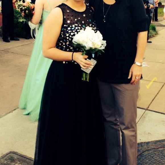 Gorgeous Prom/ Formal Dress - Picture 4 of 4