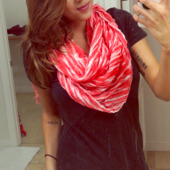 Coral-ish design scarf