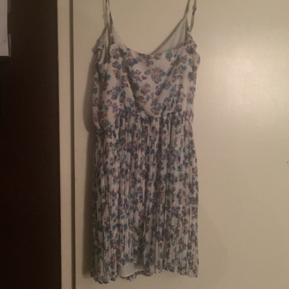 BCBG Generation Summer Dress - Picture 2 of 4