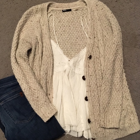 Oversized BDG cream cardigan