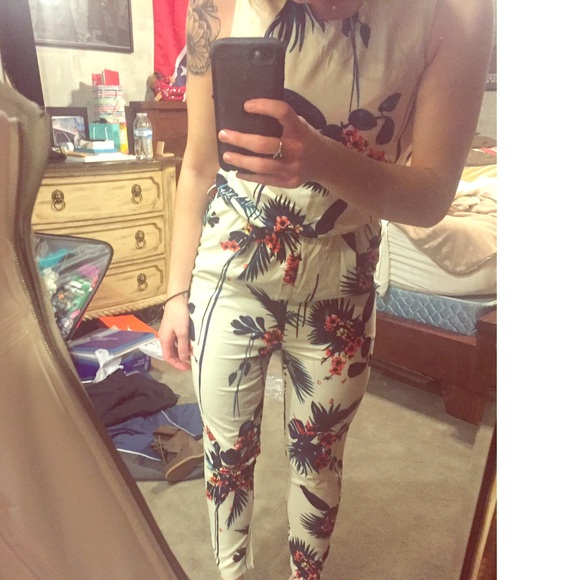 Brandy Melville Pants - Super chic boho floral romper jumpsuit