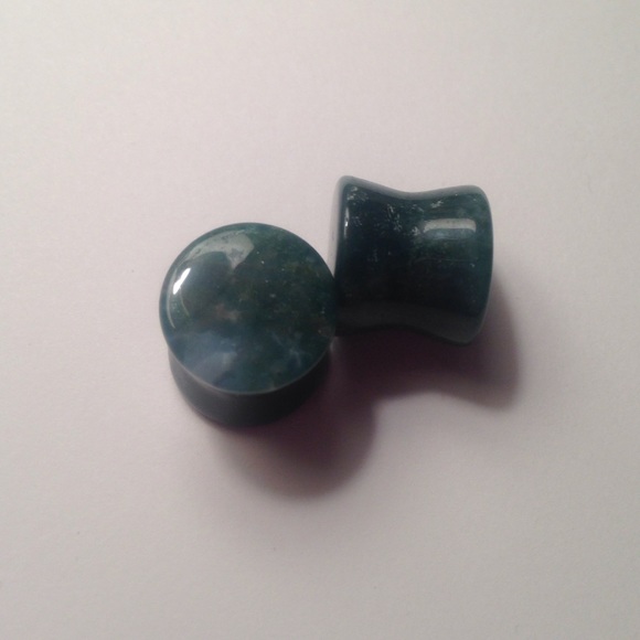 Stone Plugs - Picture 1 of 1