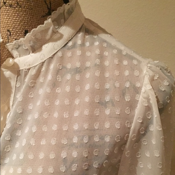 Beautiful Blouse!♥️ - Picture 2 of 8