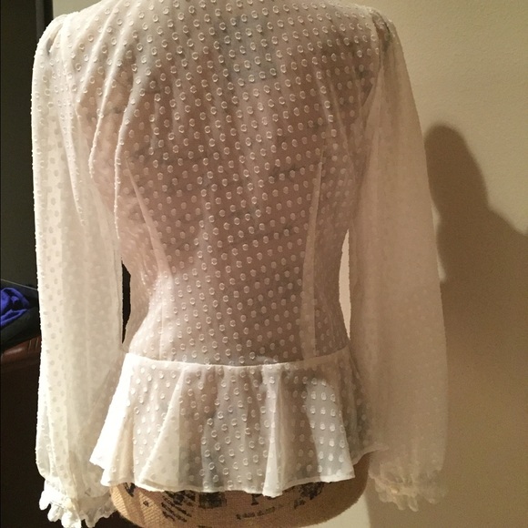 Beautiful Blouse!♥️ - Picture 3 of 8