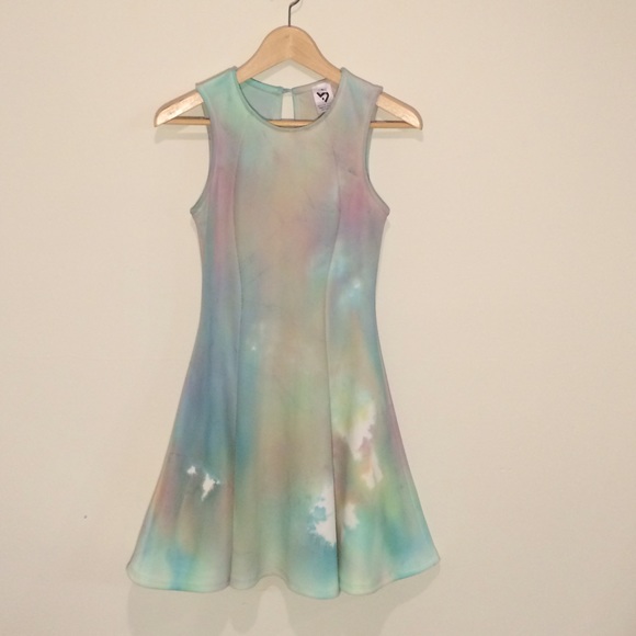 Destructed Tie Dye - Picture 2 of 7