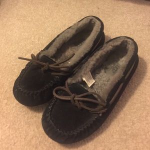 AUTHENTIC Ugg Moccasins