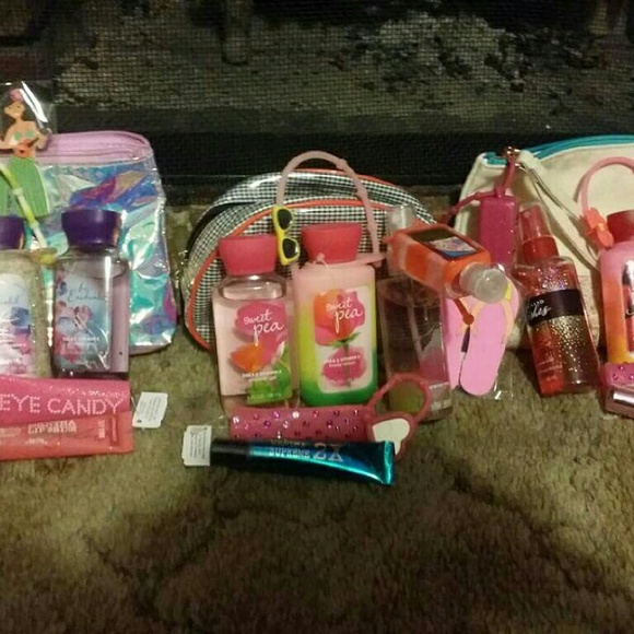 3 Brand New Bath and Body Works gift sets