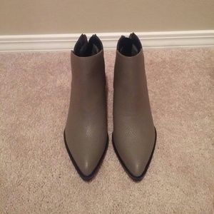 Vera wang Ankle boot