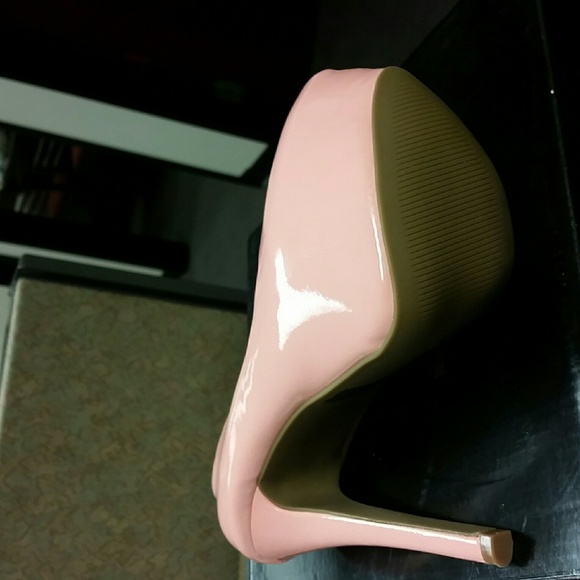 Charlotte Russe Platform Pumps - Picture 3 of 4