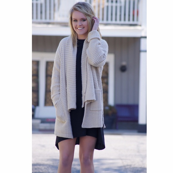 SOLD OUT 🌟 Thick Soft Knit Cardigan - Picture 2 of 2