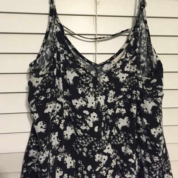 Top - Picture 2 of 4