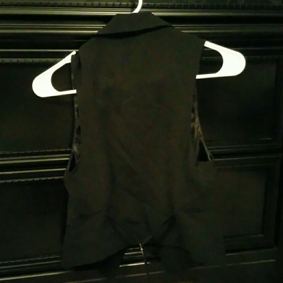 Vest - Picture 2 of 2