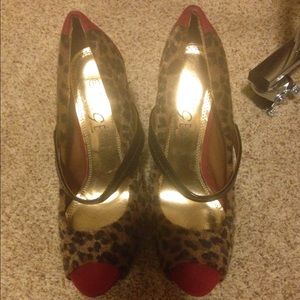 Lepoard print high heels