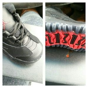 Baby shoes a size 6.