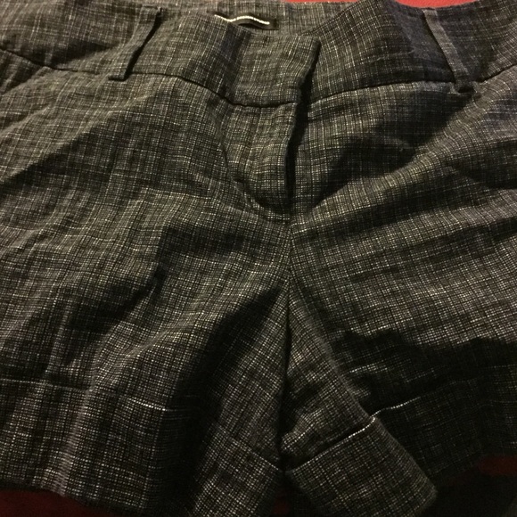 Express Design studio shorts - Picture 2 of 2