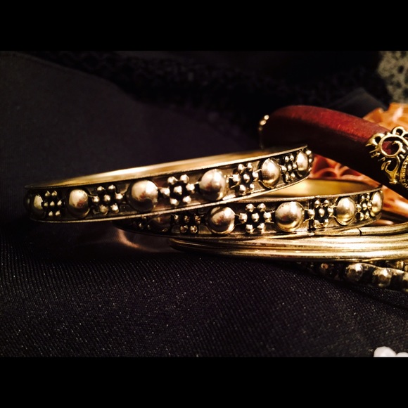 Wood bracelet - Picture 2 of 3