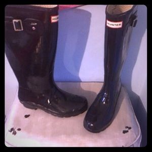 Size 6 Like New HUNTER Black Boots