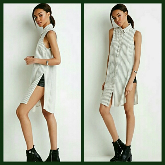 Forever 21 Tops - Striped high slit top