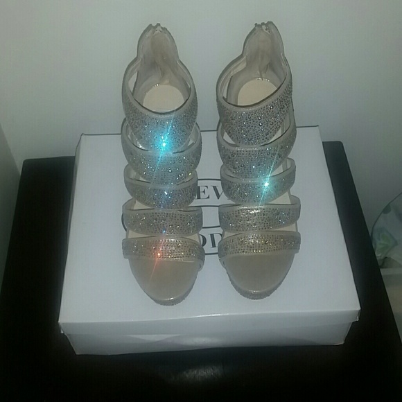 Steve Madden Shoes - 🎉🎉DATE NIGHT HP🎉🎉 1/23