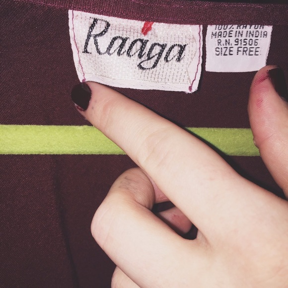 Vintage peasant sleeve  Maroon top! - Picture 3 of 3