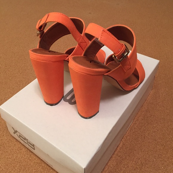 X2B Chunky Heel Sling Back Mule - Picture 3 of 4