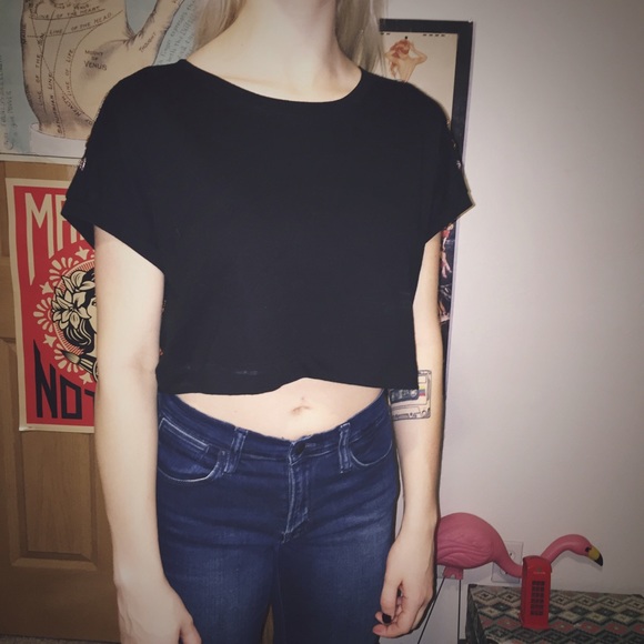 Black Croptop with Shoulder Embellishment! - Picture 2 of 3