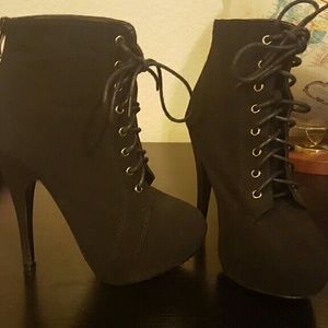 High heeled boots