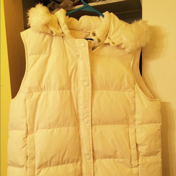 Cream white winter vest size XL from the Gap - Picture 1 of 3