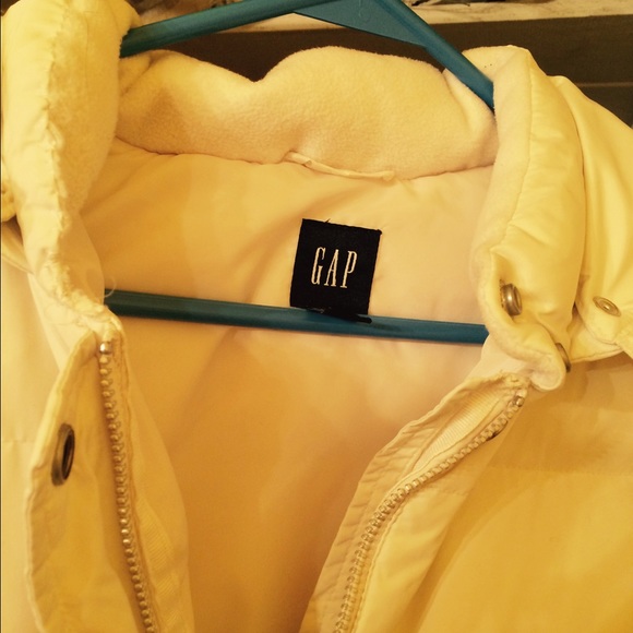 Cream white winter vest size XL from the Gap - Picture 2 of 3