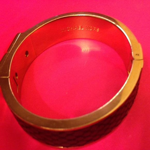 Michael Kors Glam Rock Black/Gold Python Bracelet - Picture 2 of 4