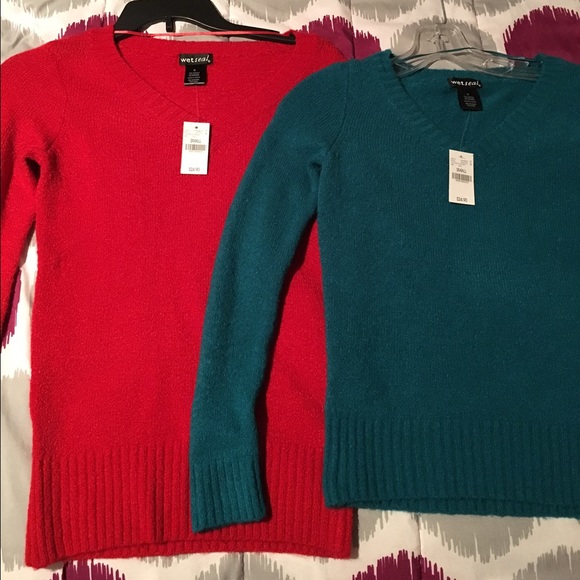 Cute v-neck sweaters from Wet Seal!