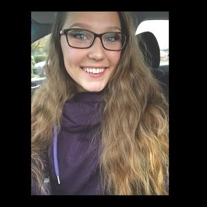 Meet your Posher, Kayla