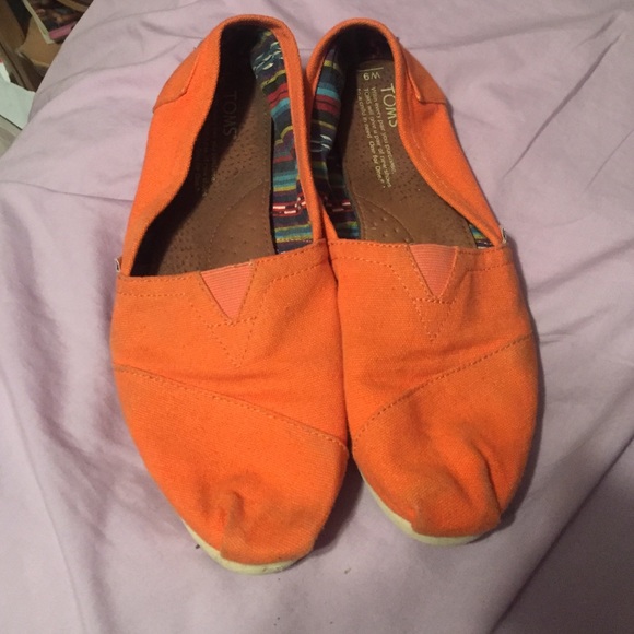 Toms
