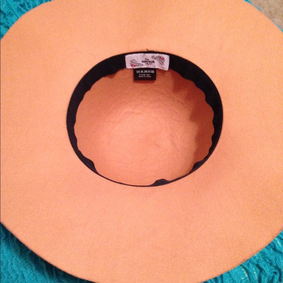 Tan floppy hat - Picture 2 of 2