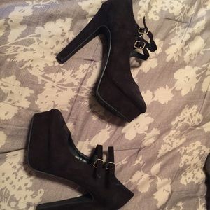 Black Chunky Heels