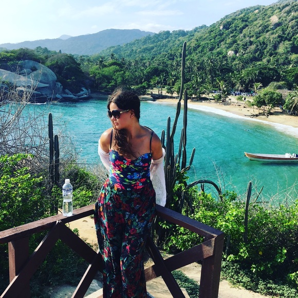 Meet your Posher, Jessica - Picture 3 of 5