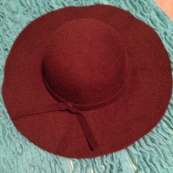 Brown floppy hat