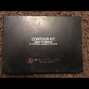 Gently used Anastasia Beverly Hills contour kit