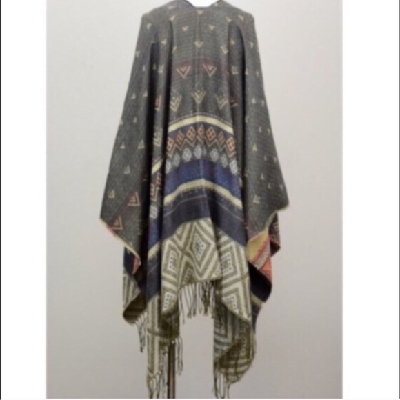 🆕The KARA print tassel poncho - GREY - Picture 3 of 3