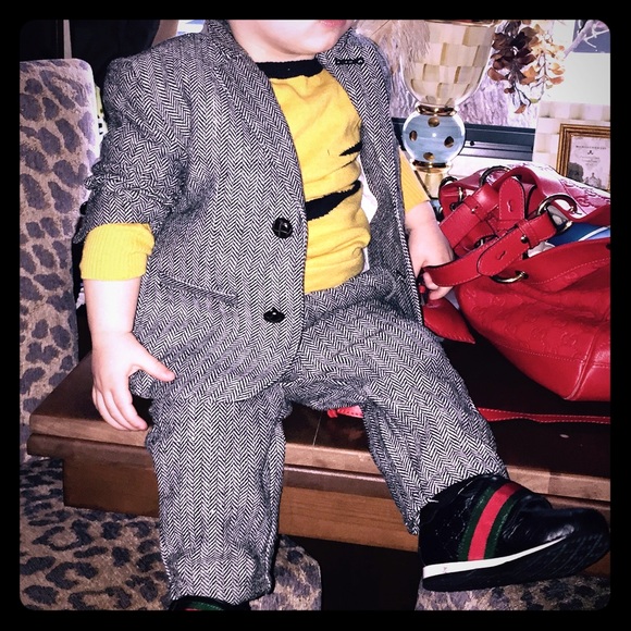 Black n white suit infant 12months - Picture 1 of 1