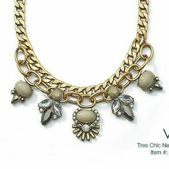 ViVi Tres Chic Necklace