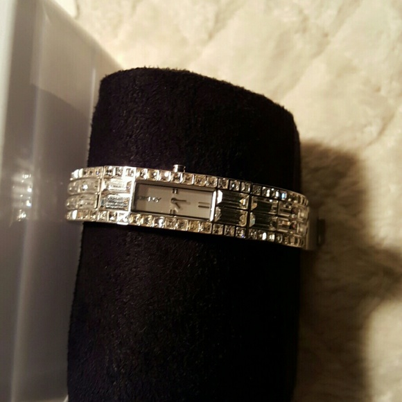 DKNY watch - Picture 2 of 4