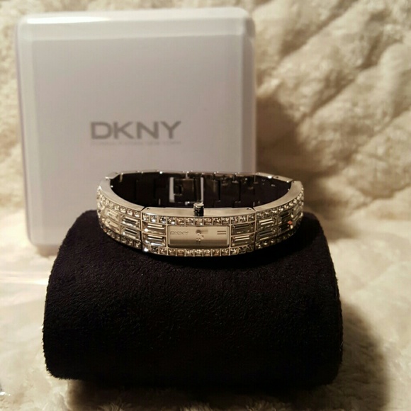 DKNY watch - Picture 4 of 4
