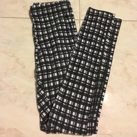 Black and white plaid treggings